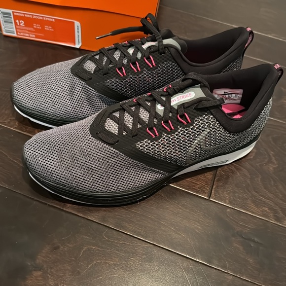 Nike women’s zoom strike NIB 12 - Picture 4 of 13